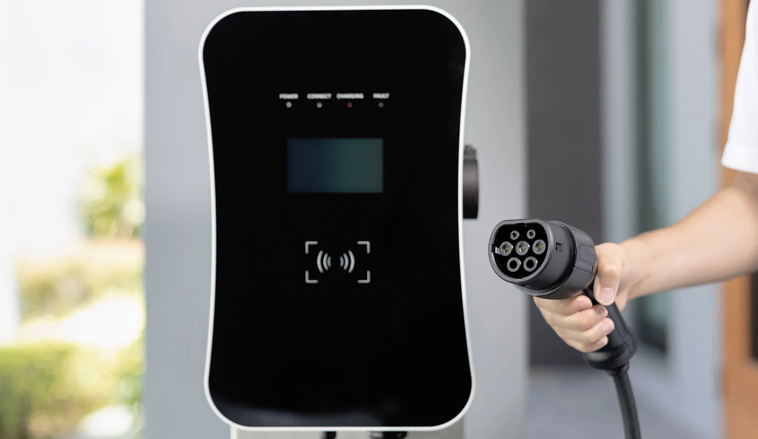Aansluiten bij een laadpaal