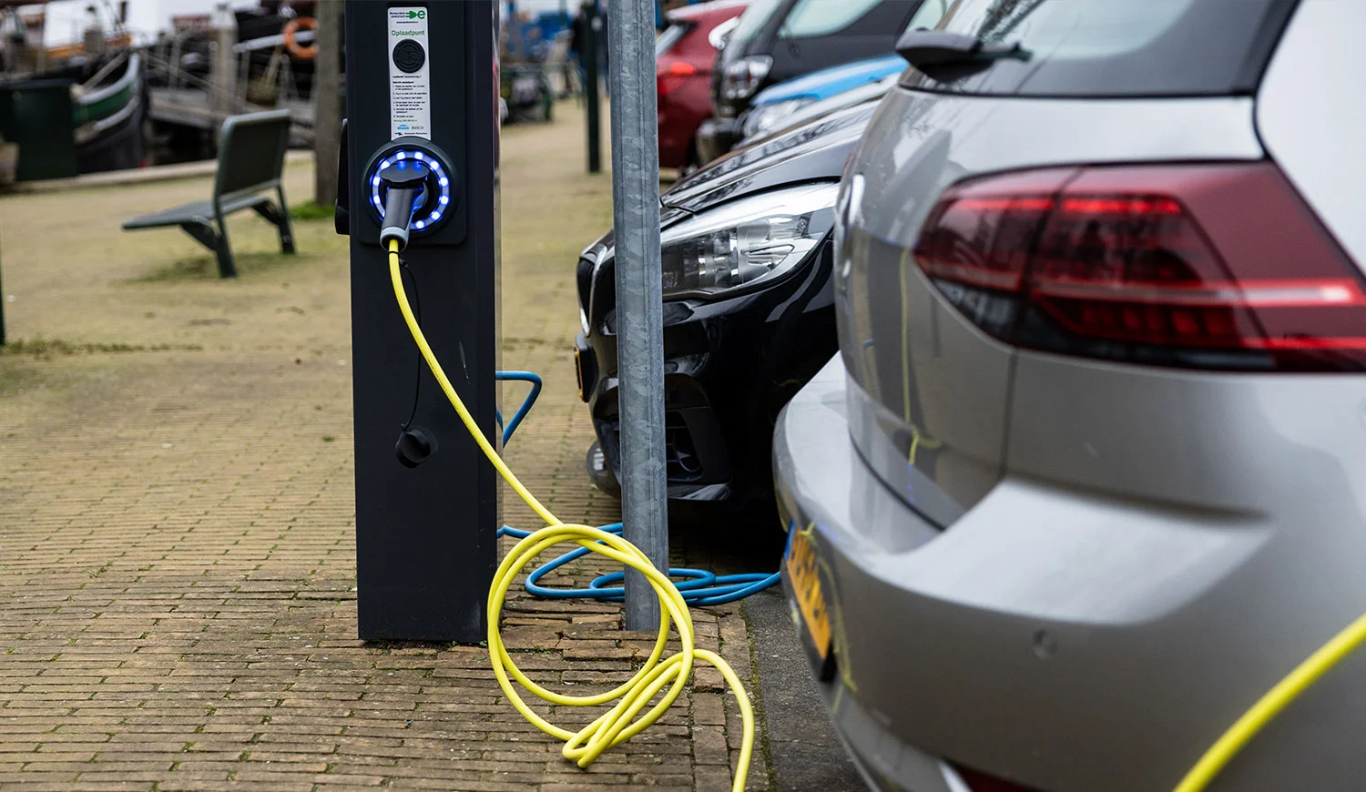 Aansluiten bij een openbare laadpaal