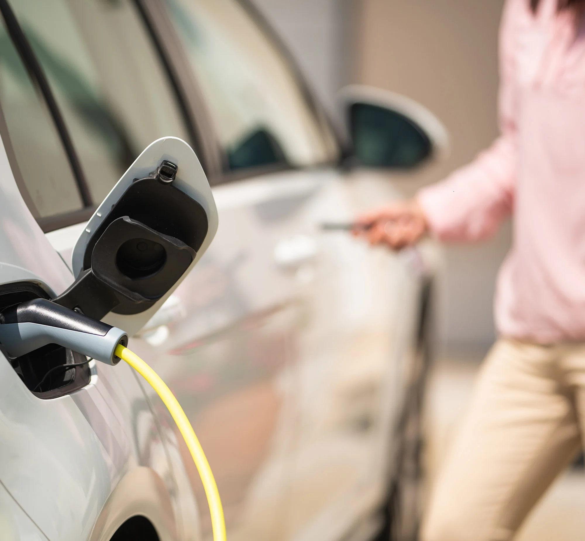 laadkabel aansluiten bij de auto